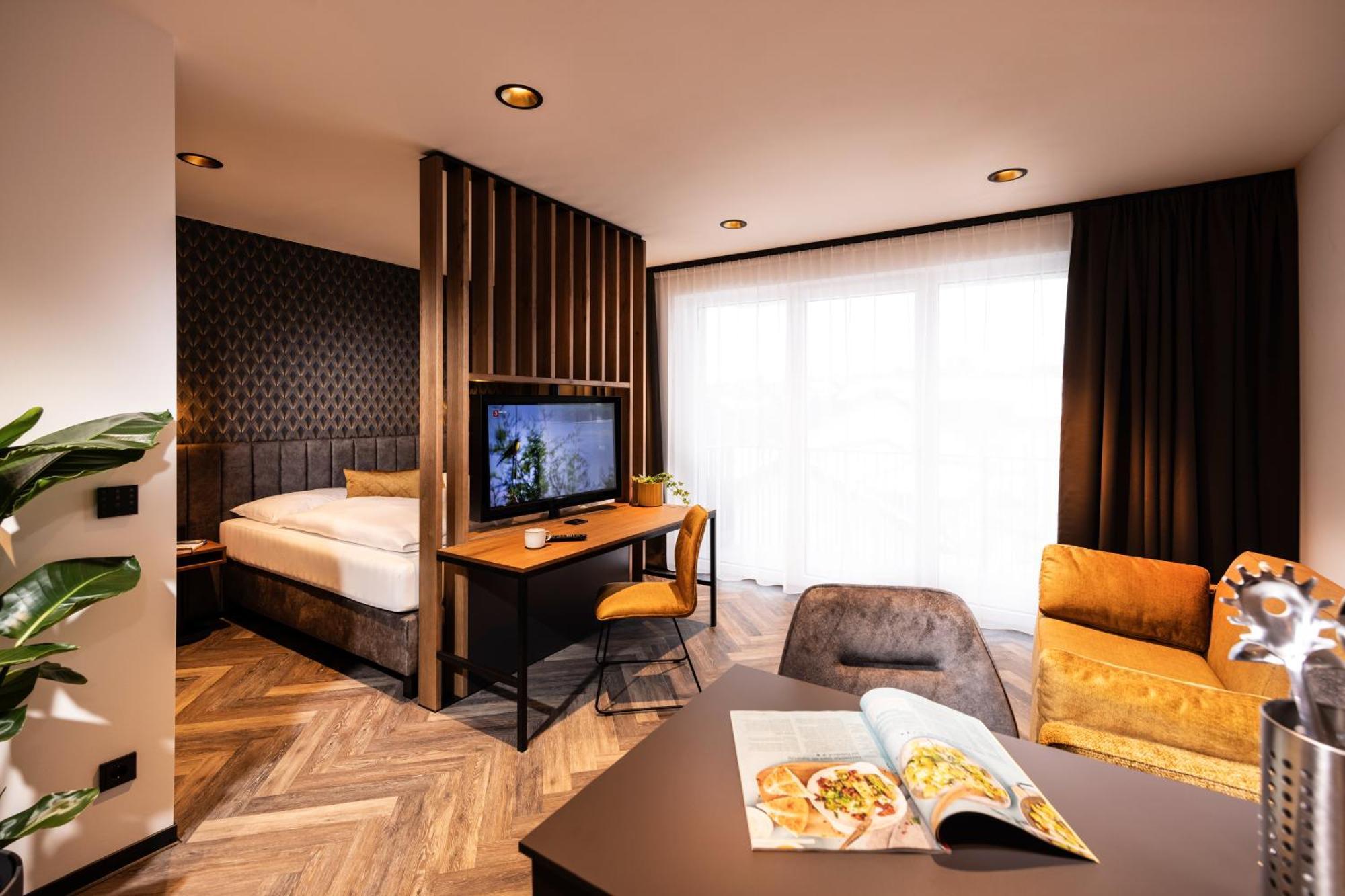 Zeit Und Raum Hotel - Self Check-In Eggelsberg Экстерьер фото