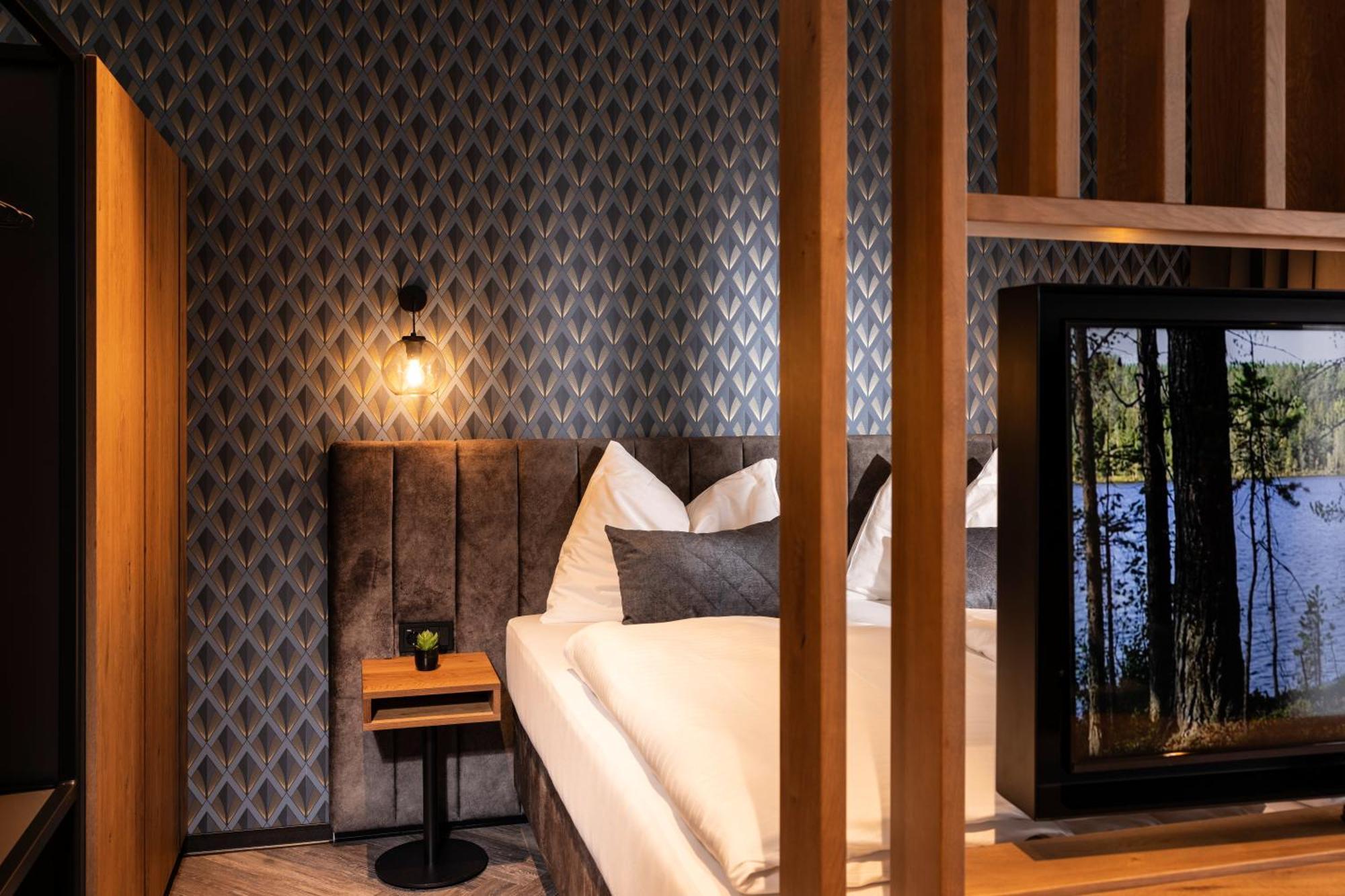 Zeit Und Raum Hotel - Self Check-In Eggelsberg Экстерьер фото