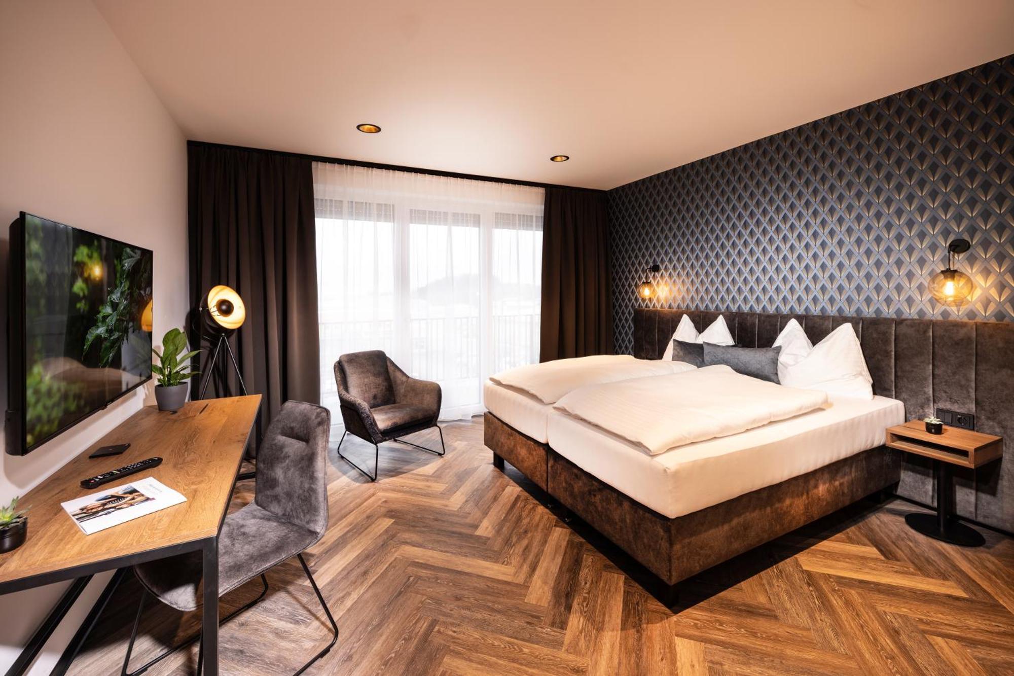 Zeit Und Raum Hotel - Self Check-In Eggelsberg Экстерьер фото