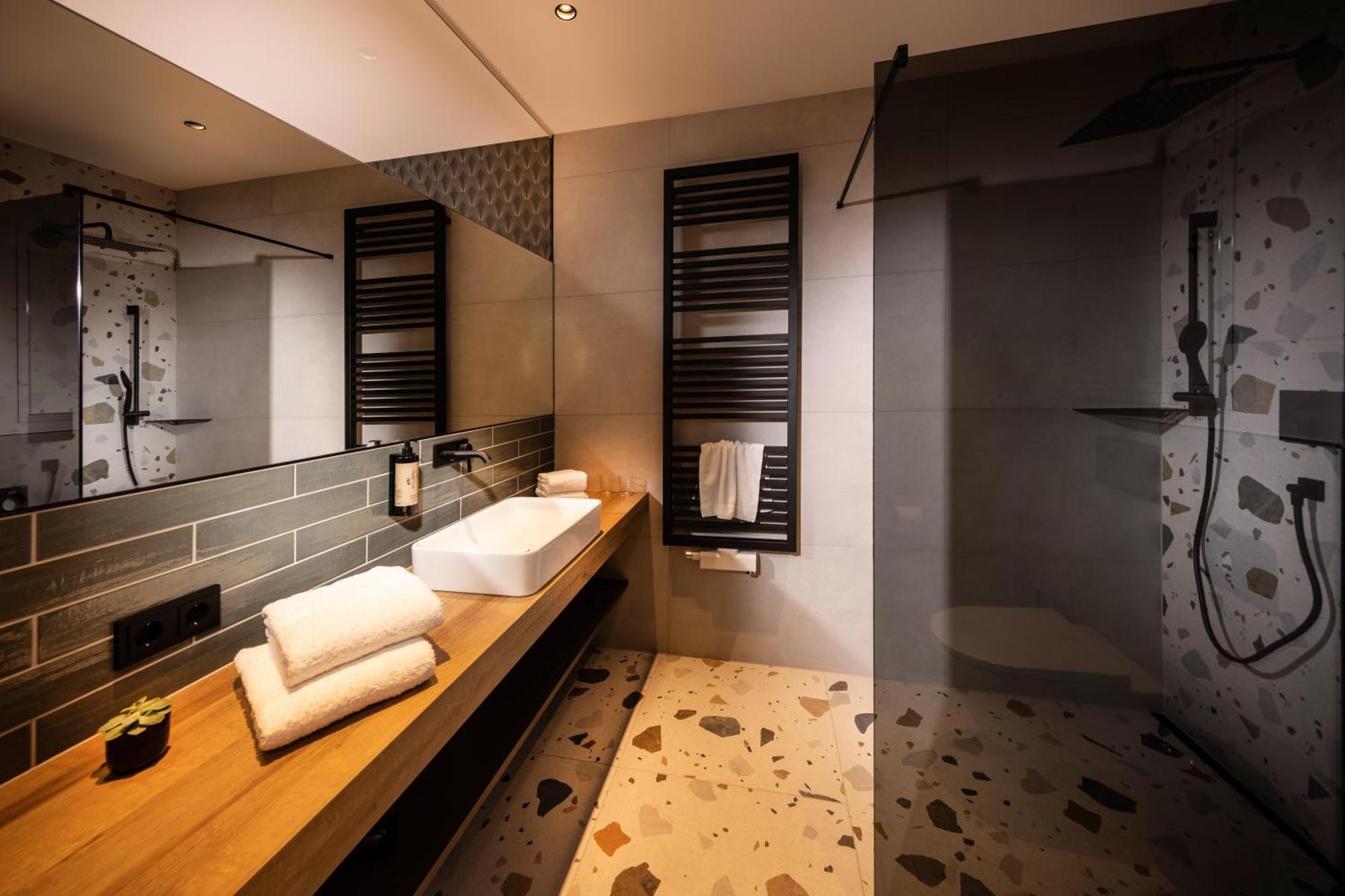 Zeit Und Raum Hotel - Self Check-In Eggelsberg Экстерьер фото